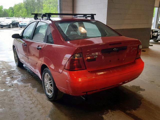 1FAFP34N25W163417 - 2005 FORD FOCUS ZX4 RED photo 3