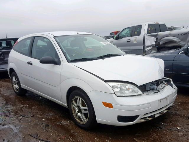 3FAFP31N55R123761 - 2005 FORD FOCUS ZX3 WHITE photo 1