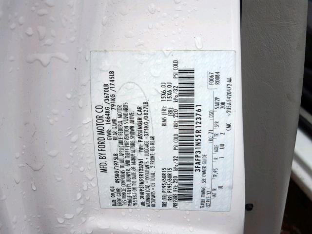 3FAFP31N55R123761 - 2005 FORD FOCUS ZX3 WHITE photo 10