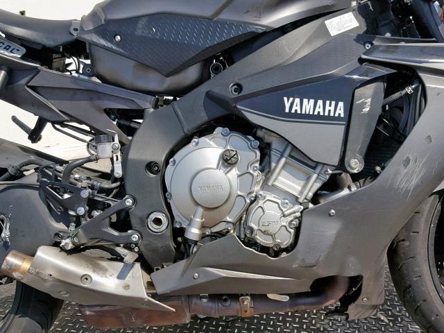 JYARN42Y9GA000582 - 2016 YAMAHA YZFR1S C GRAY photo 7