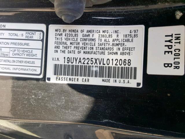 19UYA225XVL012068 - 1997 ACURA 3.0CL BLACK photo 10