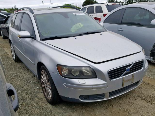 YV1MJ682652112668 - 2005 VOLVO V50 T5 SILVER photo 1