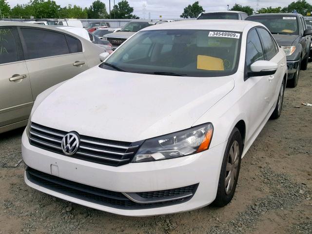 1VWAP7A31DC065104 - 2013 VOLKSWAGEN PASSAT S WHITE photo 2