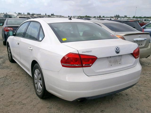 1VWAP7A31DC065104 - 2013 VOLKSWAGEN PASSAT S WHITE photo 3