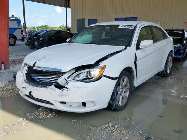 1C3CCBAB4CN317033 - 2012 CHRYSLER 200 LX WHITE photo 2