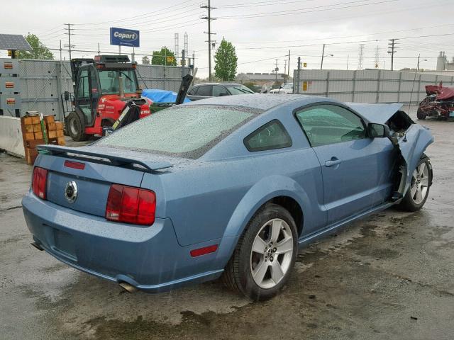 1ZVFT82H565213988 - 2006 FORD MUSTANG GT BLUE photo 4