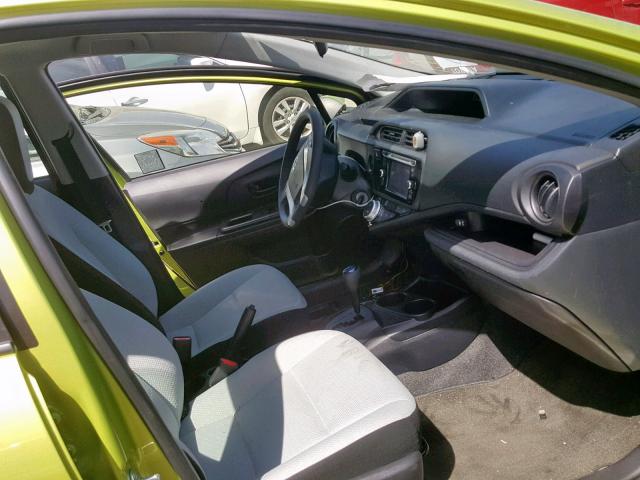 JTDKDTB30F1112645 - 2015 TOYOTA PRIUS C GREEN photo 5