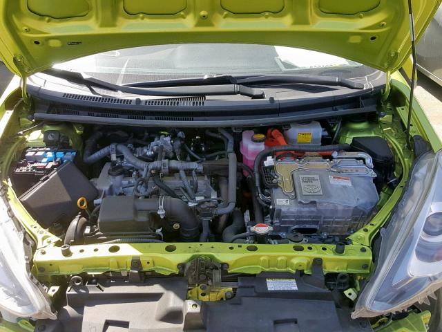 JTDKDTB30F1112645 - 2015 TOYOTA PRIUS C GREEN photo 7