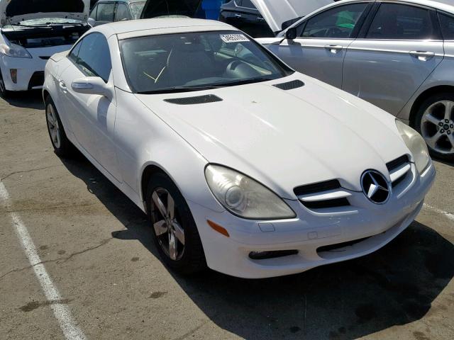 WDBWK54F66F120471 - 2006 MERCEDES-BENZ SLK 280 WHITE photo 1