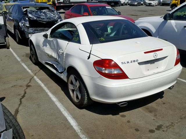 WDBWK54F66F120471 - 2006 MERCEDES-BENZ SLK 280 WHITE photo 3