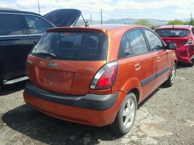 KNADE163866177554 - 2006 KIA RIO 5 ORANGE photo 4