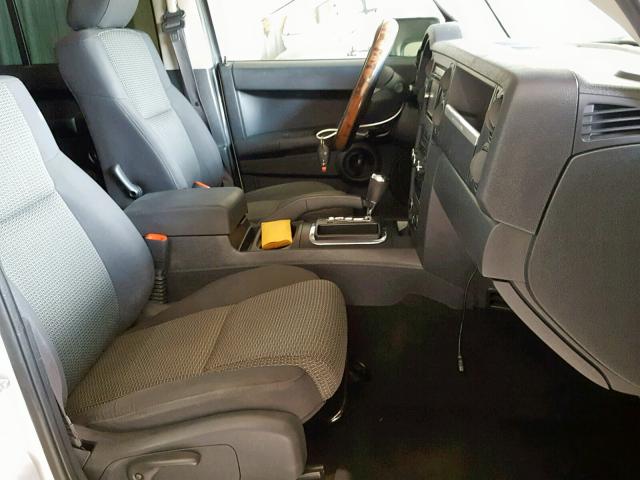 1J8HH48K08C162366 - 2008 JEEP COMMANDER SILVER photo 5