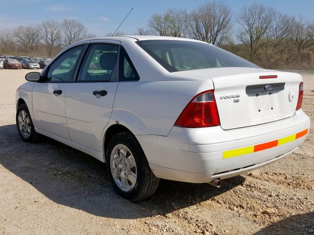 1FAHP34N97W294128 - 2007 FORD FOCUS ZX4  photo 3