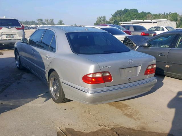 WDBJF65J9YB153014 - 2000 MERCEDES-BENZ E 320 SILVER photo 3