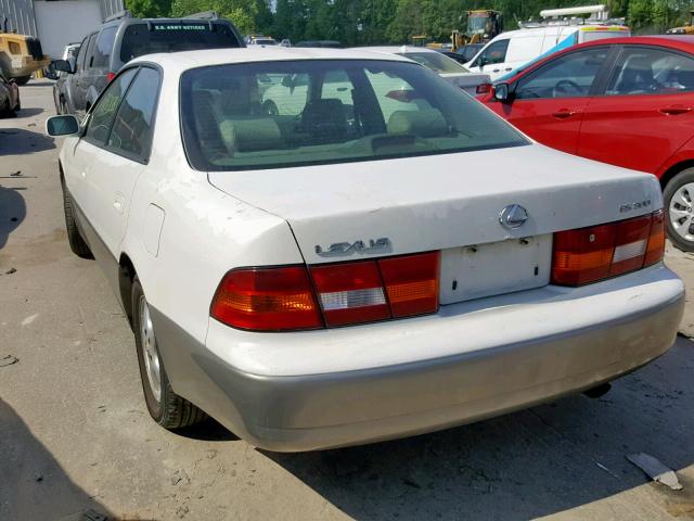 JT8BF28G0X5056360 - 1999 LEXUS ES 300 WHITE photo 3