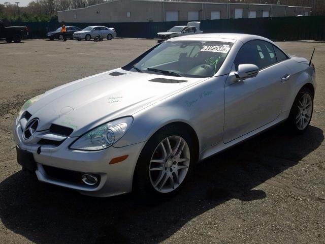 WDBWK54F49F190426 - 2009 MERCEDES-BENZ SLK 300 SILVER photo 2