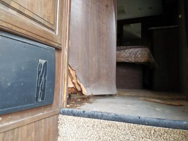 4YDF35823HA740598 - 2017 KEYSTONE MONTANA TWO TONE photo 7