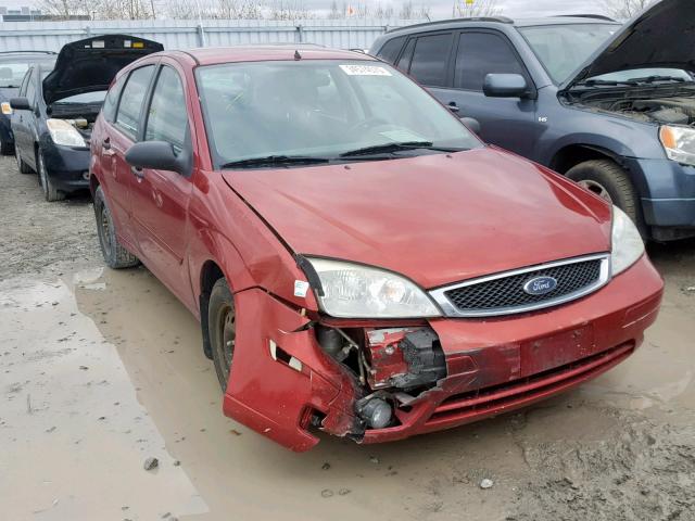 3FAFP37N55R154970 - 2005 FORD FOCUS ZX5 RED photo 1