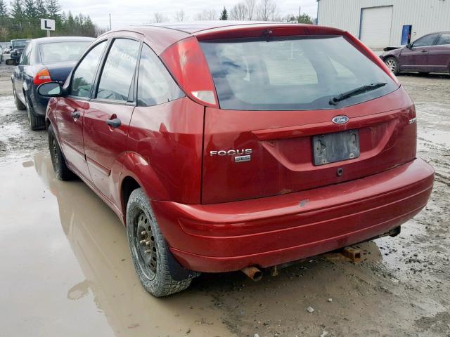 3FAFP37N55R154970 - 2005 FORD FOCUS ZX5 RED photo 3