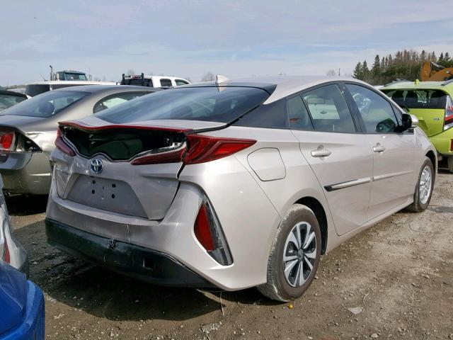 JTDKARFP8J3068321 - 2018 TOYOTA PRIUS PRIM 银色 照片 4