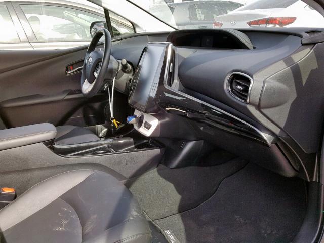 JTDKARFP8J3068321 - 2018 TOYOTA PRIUS PRIM 银色 照片 5