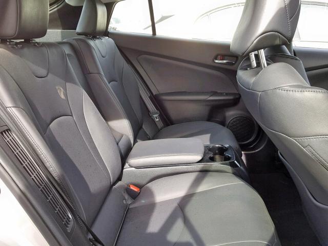 JTDKARFP8J3068321 - 2018 TOYOTA PRIUS PRIM 银色 照片 6