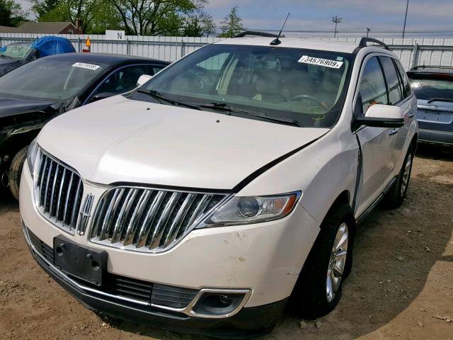 2LMDJ8JK6DBL15161 - 2013 LINCOLN MKX WHITE photo 2