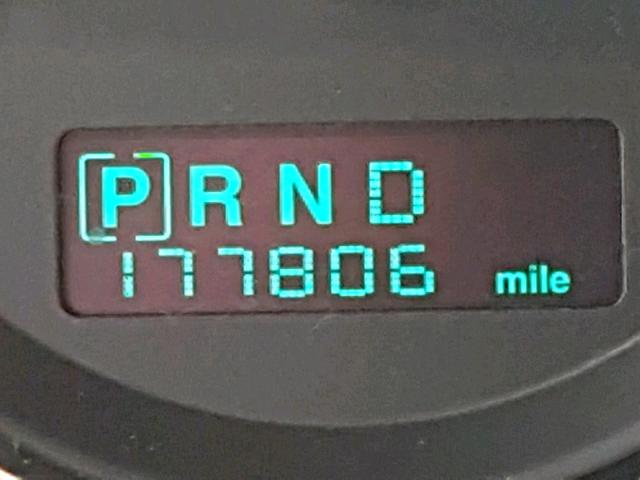 1J8HG48K17C500083 - 2007 JEEP COMMANDER GREEN photo 8