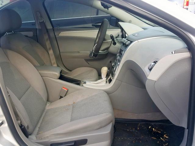 1G1ZC5E03CF180606 - 2012 CHEVROLET MALIBU 1LT 银色 照片 5