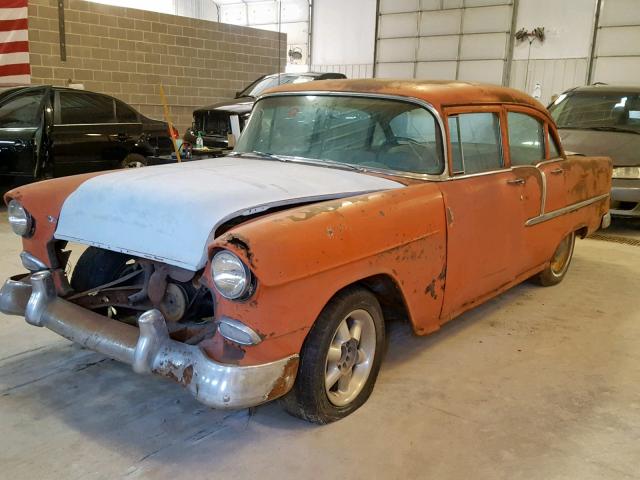 55S059979 - 1955 CHEVROLET 4 DR ORANGE photo 2