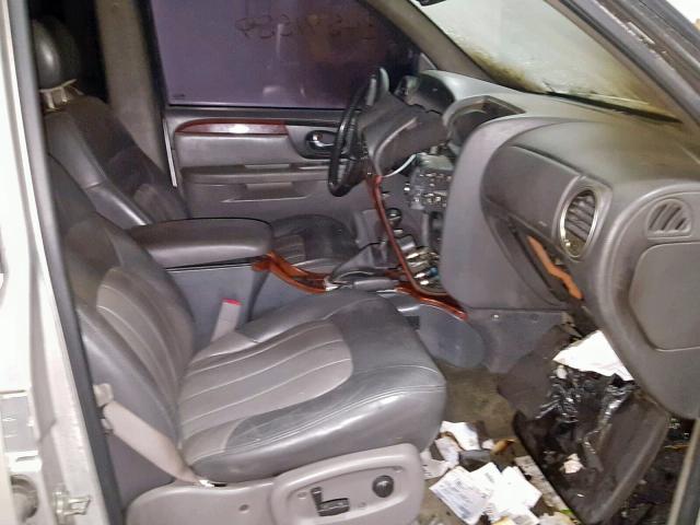 1GKDT13S142255931 - 2004 GMC ENVOY SILVER photo 5