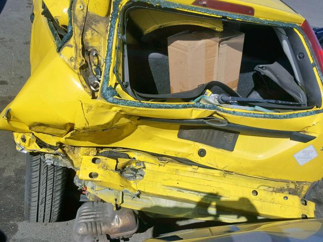 3FAFP31N85R144233 - 2005 FORD FOCUS ZX3 YELLOW photo 9