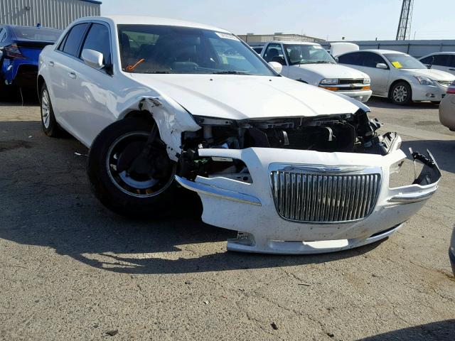 2C3CCAAG5DH588408 - 2013 CHRYSLER 300 WHITE photo 1