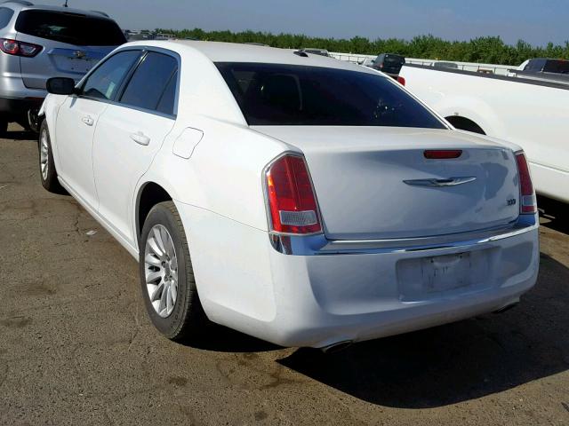 2C3CCAAG5DH588408 - 2013 CHRYSLER 300 WHITE photo 3