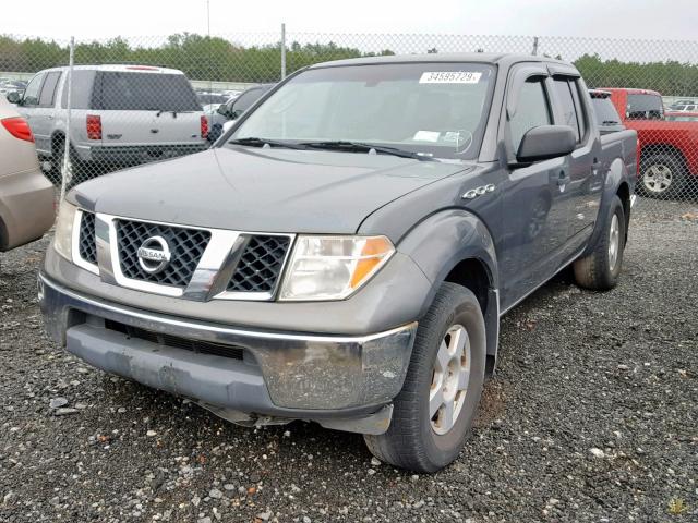 1N6AD07W05C432285 - 2005 NISSAN FRONTIER C GRAY photo 2