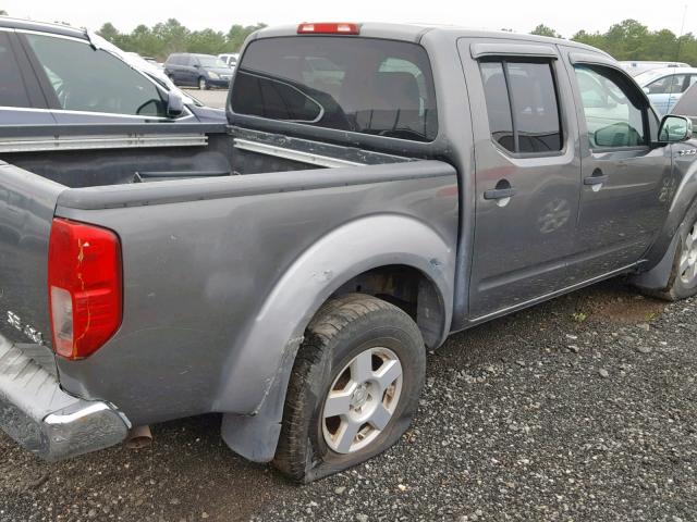 1N6AD07W05C432285 - 2005 NISSAN FRONTIER C GRAY photo 4