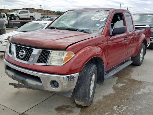 1N6AD06UX6C419741 - 2006 NISSAN FRONTIER K RED photo 2