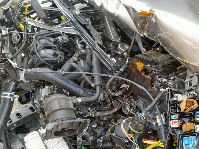 KNDJN2A24K7684112 - 2019 KIA SOUL SILVER photo 9