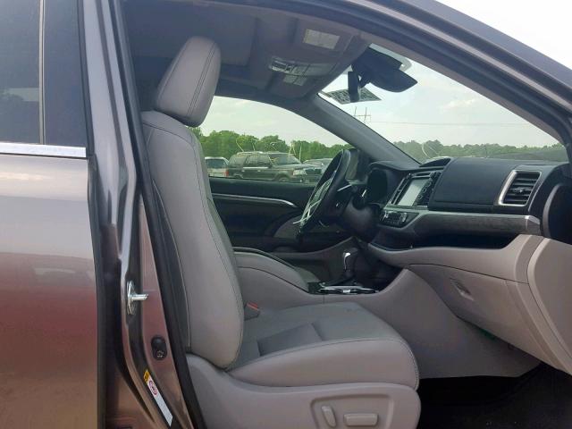 5TDYZRFH1HS221593 - 2017 TOYOTA HIGHLANDER GRAY photo 5