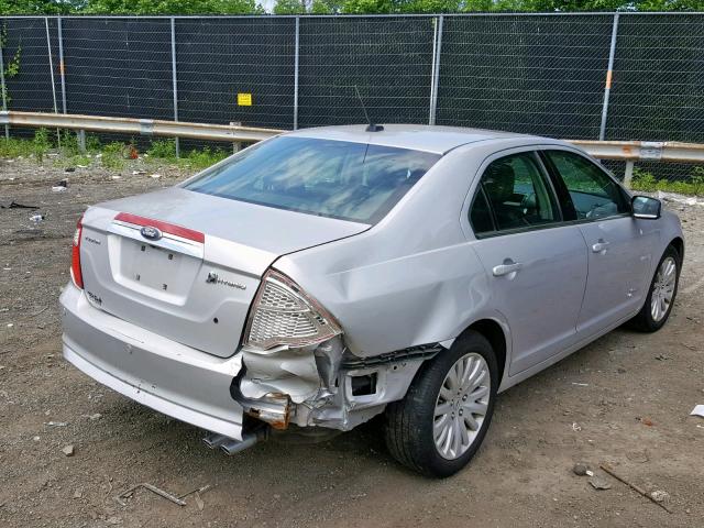 3FADP0L39AR136332 - 2010 FORD FUSION HYB SILVER photo 4