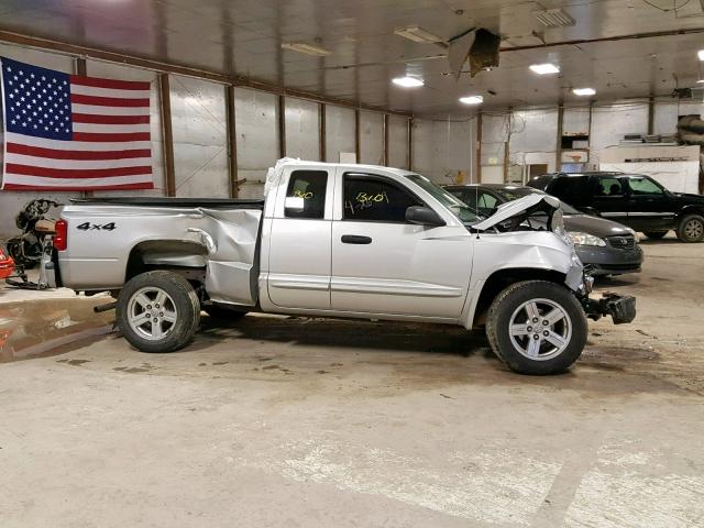 1D7HW42K87S103677 - 2007 DODGE DAKOTA SLT SILVER photo 9