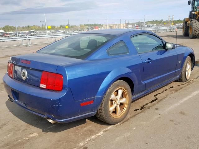 1ZVFT82H775331610 - 2007 FORD MUSTANG GT BLUE photo 4