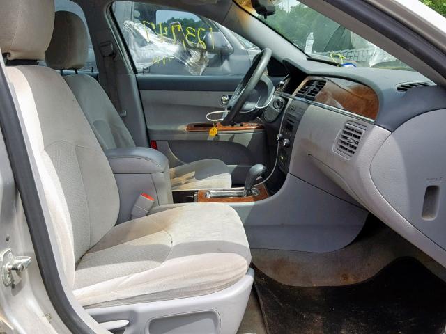 2G4WC532551216252 - 2005 BUICK LACROSSE C SILVER photo 5