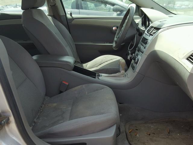 1G1ZB5EB9AF204957 - 2010 CHEVROLET MALIBU LS SILVER photo 5