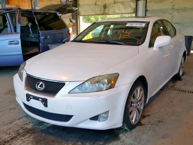 JTHCK262072013324 - 2007 LEXUS IS 250 WHITE photo 2