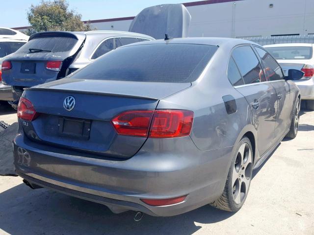 3VW4A7AJ3DM401850 - 2013 VOLKSWAGEN JETTA GLI GRAY photo 4