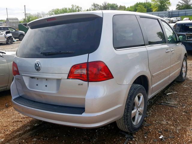 2V4RW3D1XAR424549 - 2010 VOLKSWAGEN ROUTAN SE SILVER photo 4