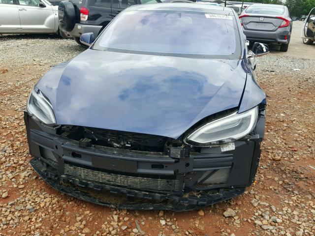 5YJSA1E29HF224614 - 2017 TESLA MODEL S أزرق صورة 9