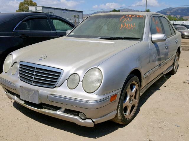 WDBJF65JX1B208284 - 2001 MERCEDES-BENZ E 320 SILVER photo 2