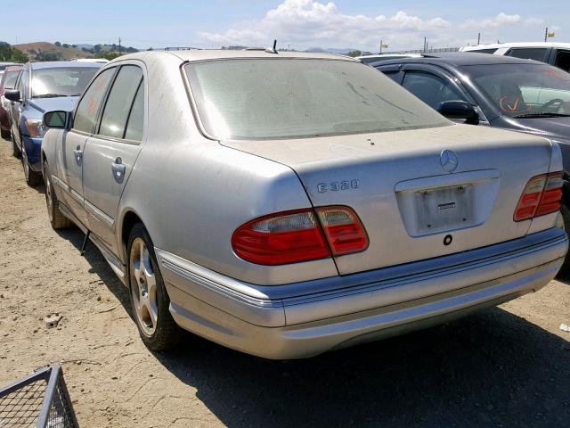 WDBJF65JX1B208284 - 2001 MERCEDES-BENZ E 320 SILVER photo 3